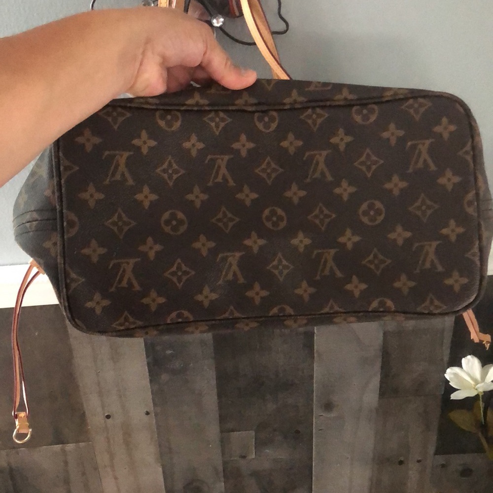 LV bag - Picture 6 of 17